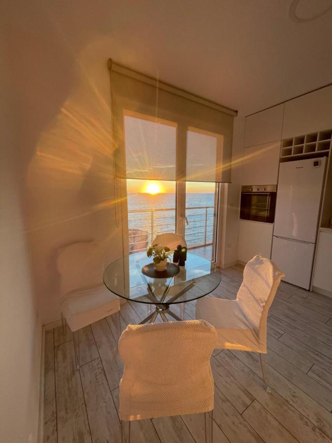 Durres Currila Modern Luxury Stunning Beach Views Exterior photo